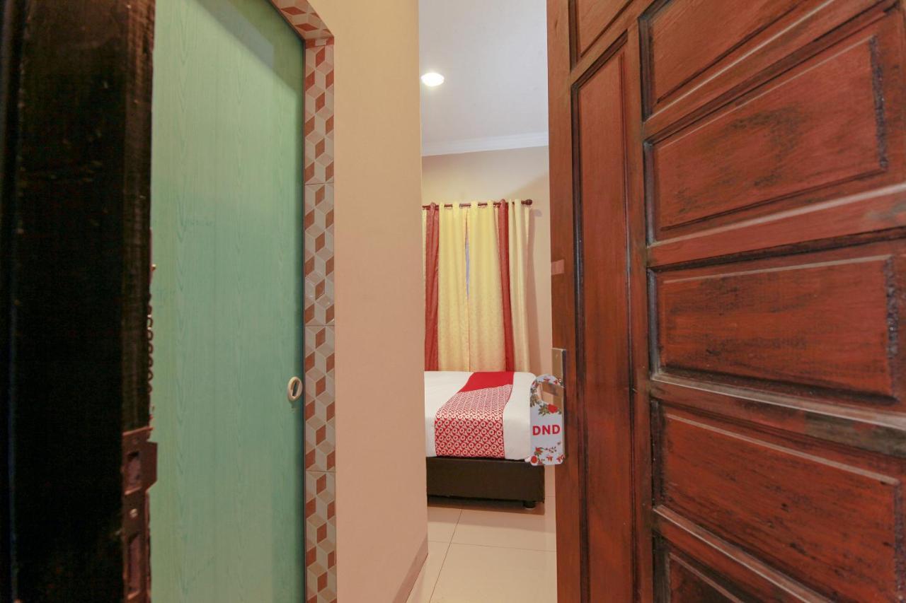 Oyo 799 Hotel Dieng Berastagi Zewnętrze zdjęcie
