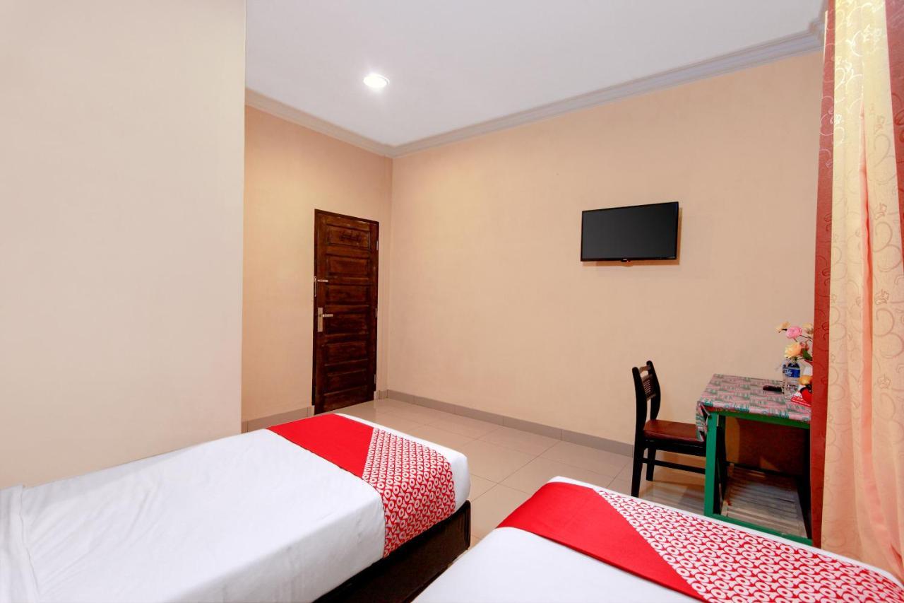 Oyo 799 Hotel Dieng Berastagi Zewnętrze zdjęcie
