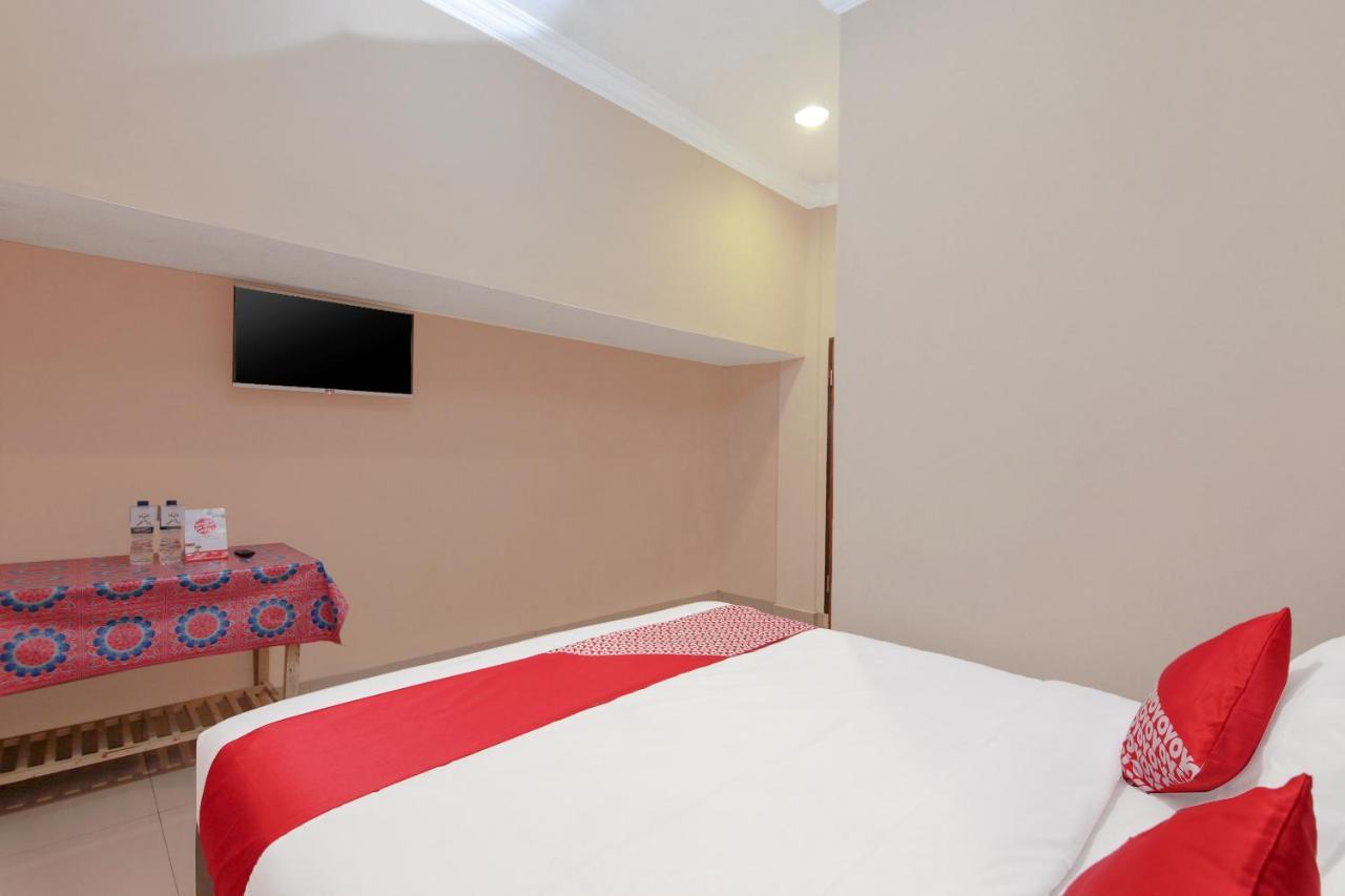 Oyo 799 Hotel Dieng Berastagi Zewnętrze zdjęcie